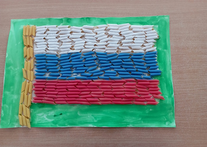 поделка из макарон